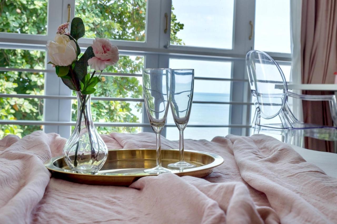 Smell rose beach garden Batu Feringgi Buitenkant foto